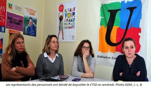 Représentantes syndicales en conférence de presse Représentantes syndicales en conférence de presse